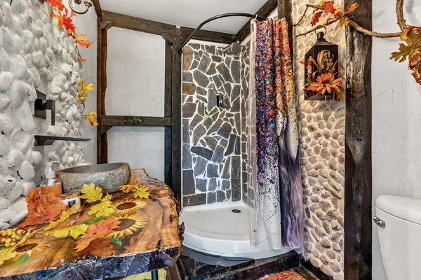 $949,900 | 5518 Highway 30, Benton, TN 37307