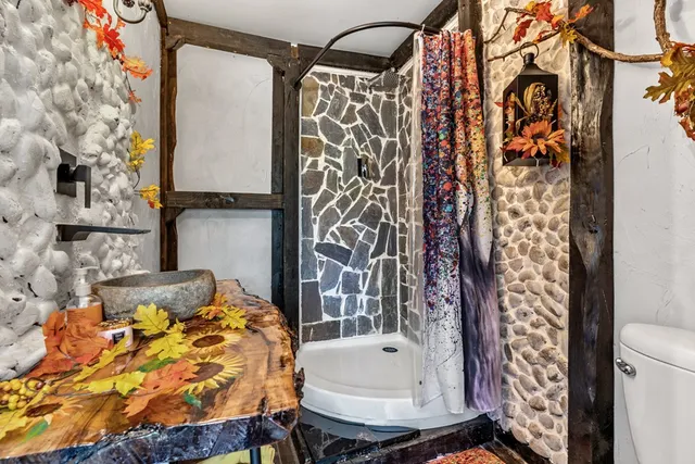 $949,900 | 5518 Highway 30, Benton, TN 37307