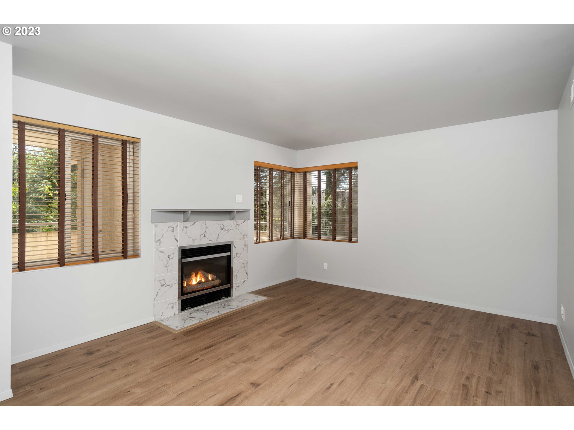 6685 West Burnside Road, Unit 318 Portland, OR 97225 - Photo 4 of 35 Living Room