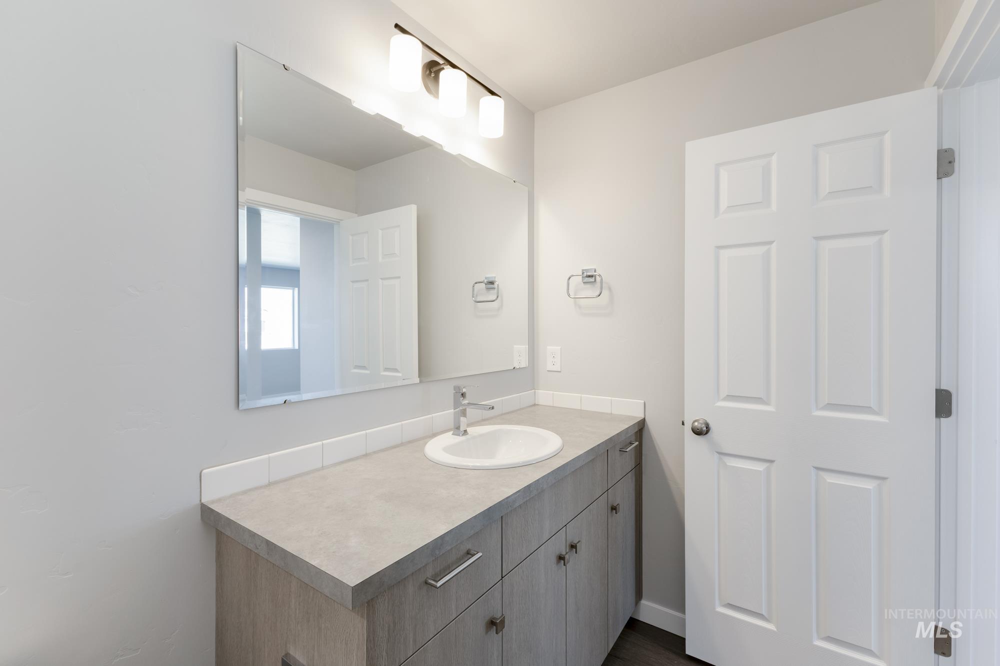 16262 Backfill Place Caldwell, ID 83607 - Photo 19 of 25 Bathroom featuring vanity