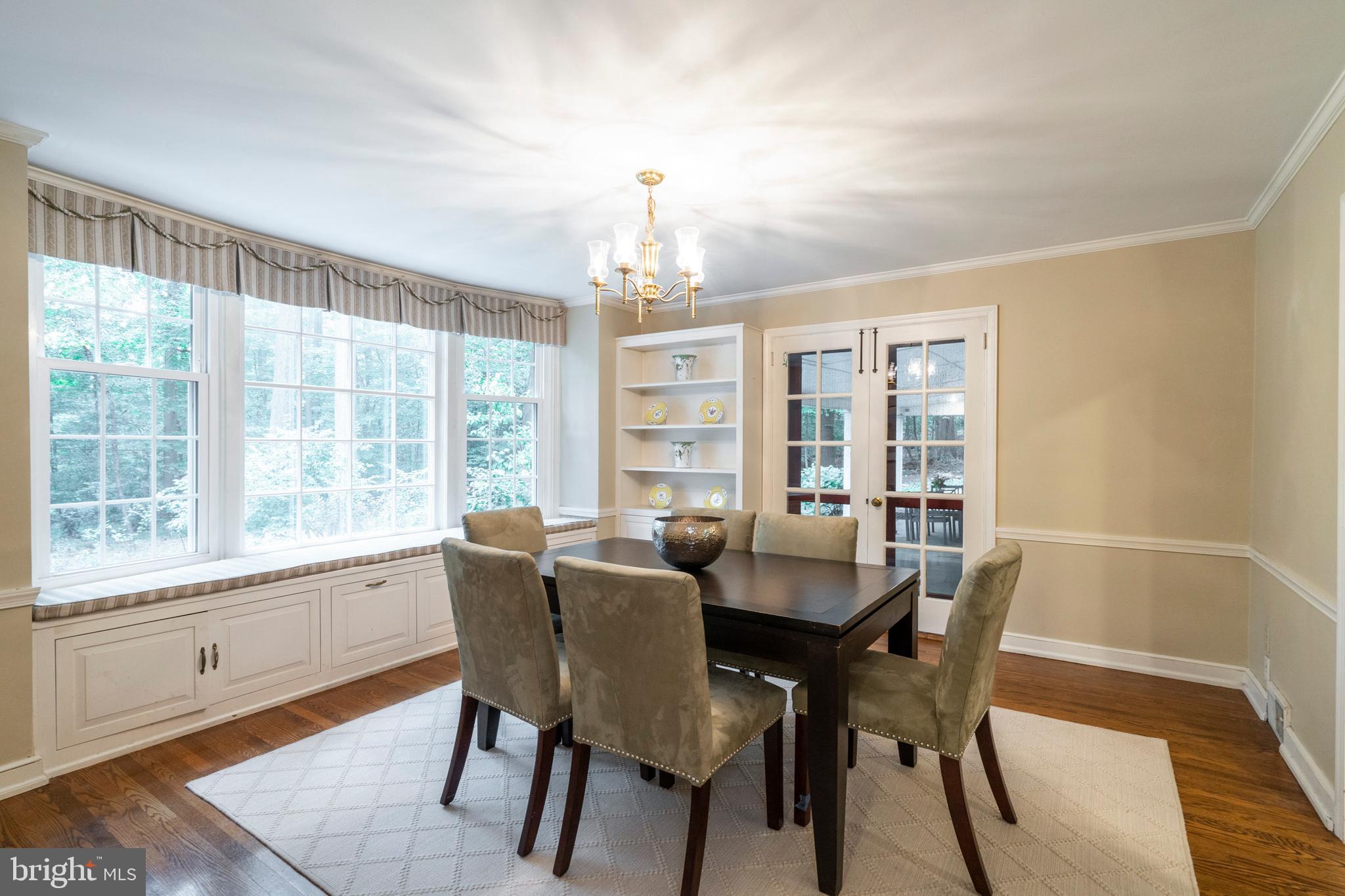 301 Custis Road Glenside, PA 19038 - Photo 10 of 39 dining room