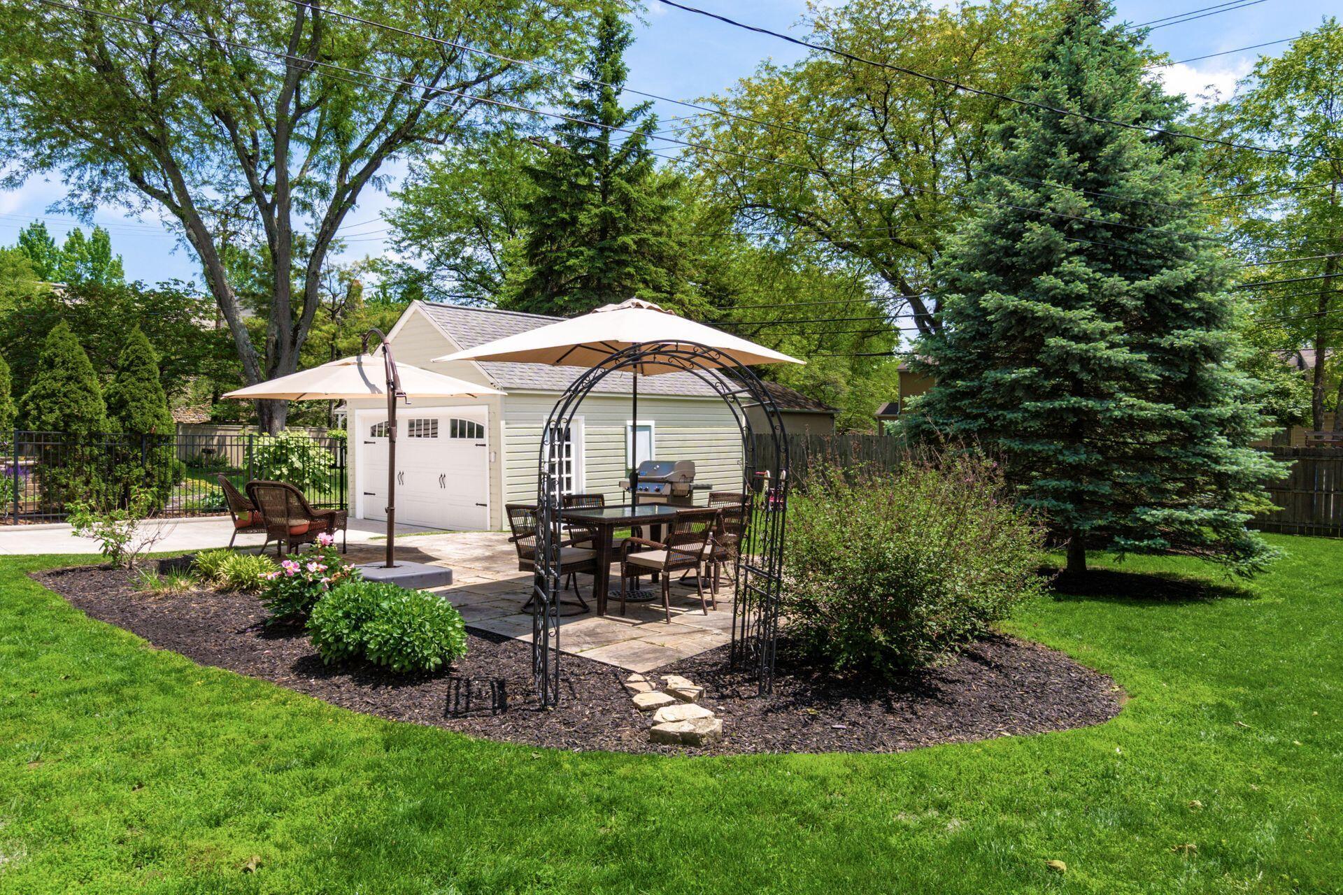 2008 Edgemont Road North Columbus, OH 43212 - Photo 49 of 60 Patio w/ Garage