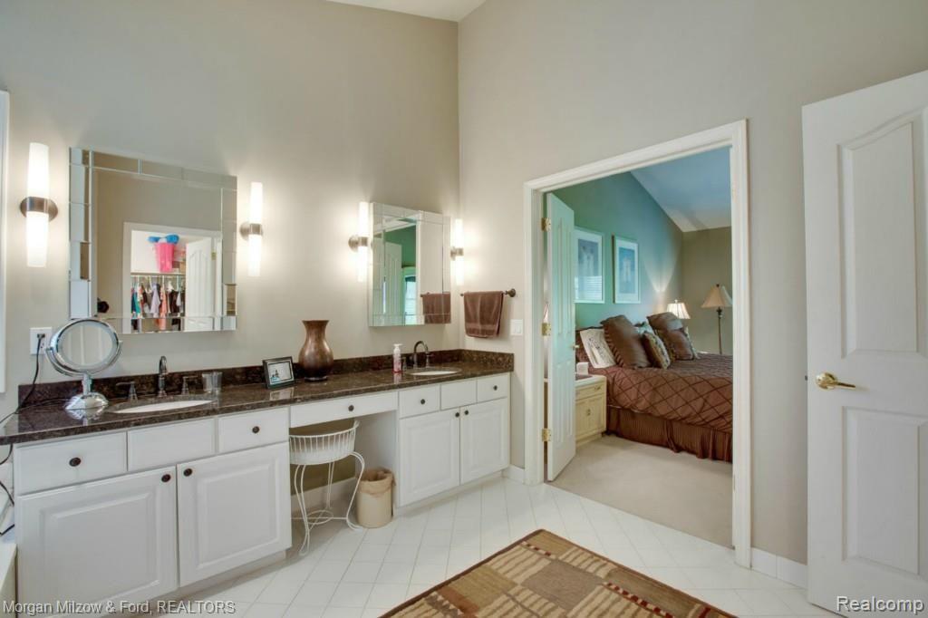 2019 Dunham Drive Rochester, MI 48306 - Photo 17 of 32 17.jpg