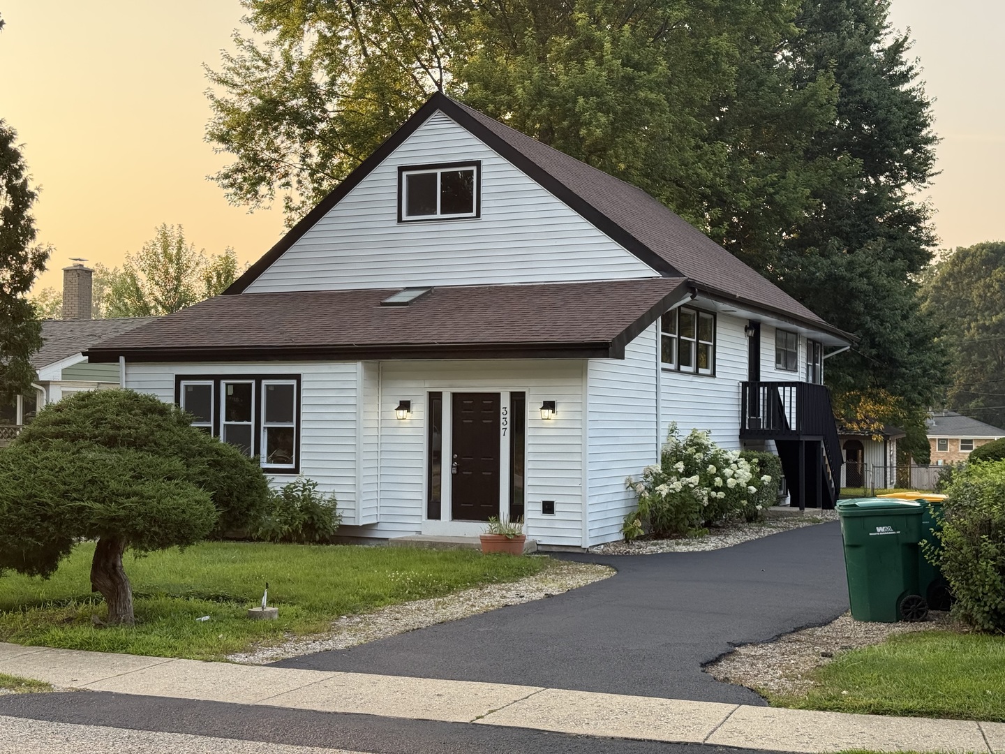 337 Woodland Drive Grayslake, IL 60030 - Photo 2 of 35 a view of a yard in front view of a house