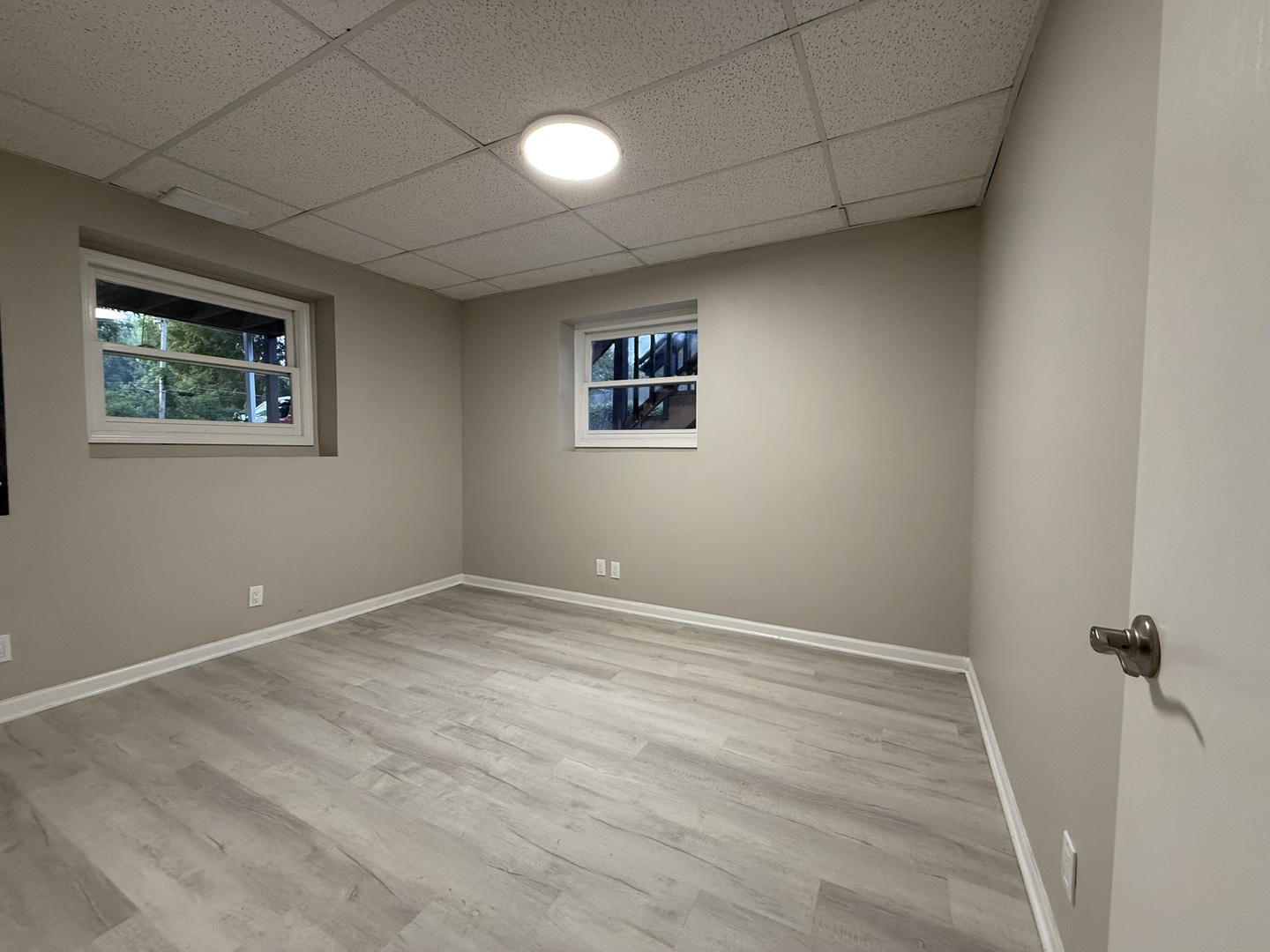 337 Woodland Drive Grayslake, IL 60030 - Photo 21 of 35 an empty room with a window