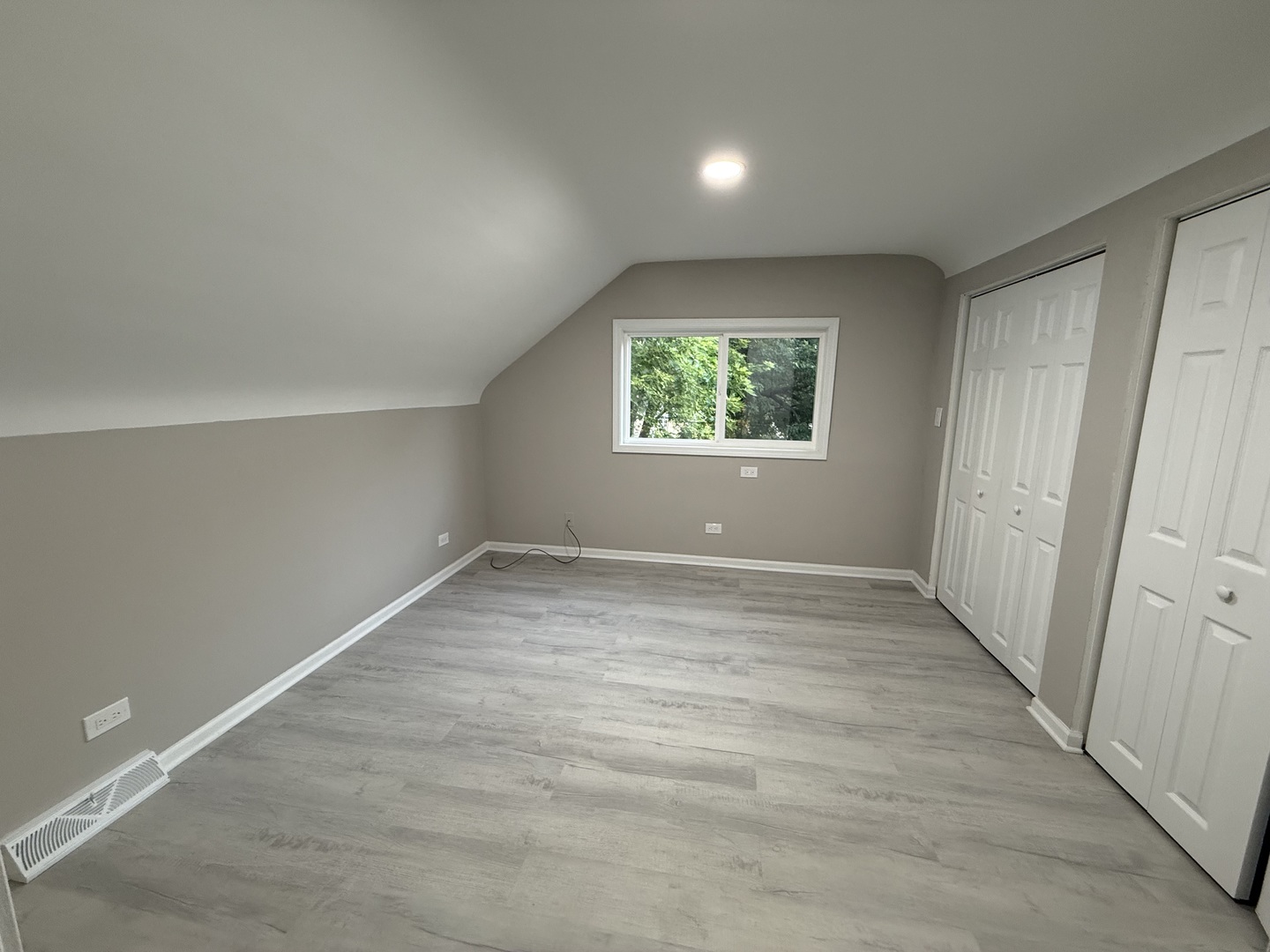 337 Woodland Drive Grayslake, IL 60030 - Photo 29 of 35 an empty room with windows
