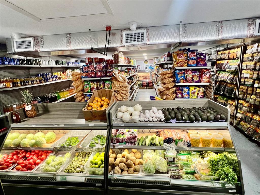 6101 Symmes Road Gibsonton, FL 33534 - Photo 13 of 21 a room with lots of fruit and vegetables