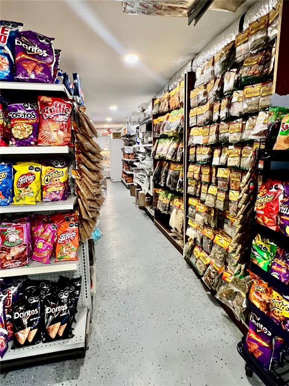 6101 Symmes Road Gibsonton, FL 33534 - Photo 10 of 21 a view of entryway