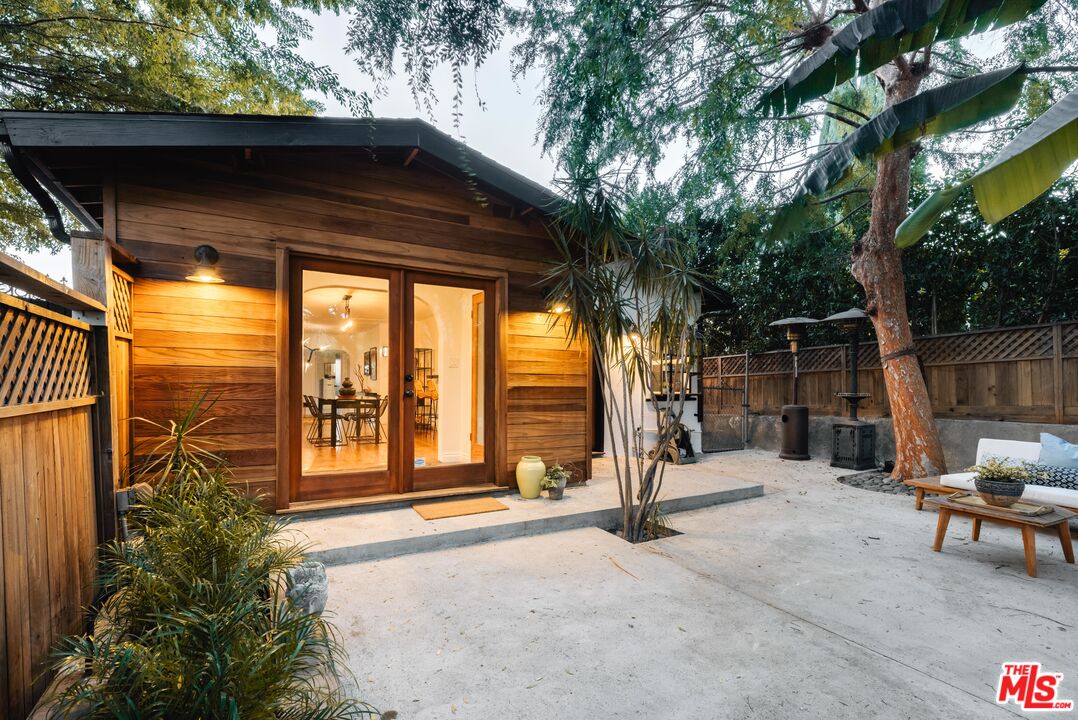 3074 Roderick Place Los Angeles, CA 90065 - Photo 3 of 27