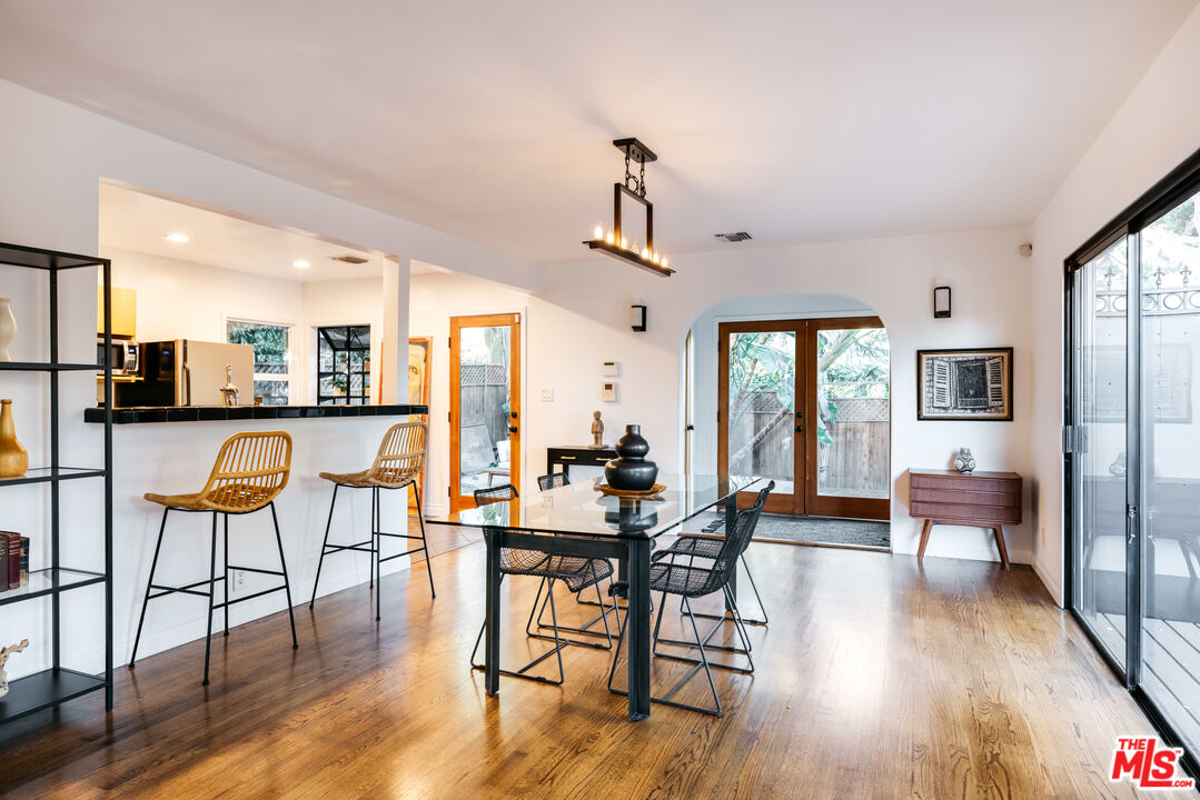 3074 Roderick Place Los Angeles, CA 90065 - Photo 4 of 27