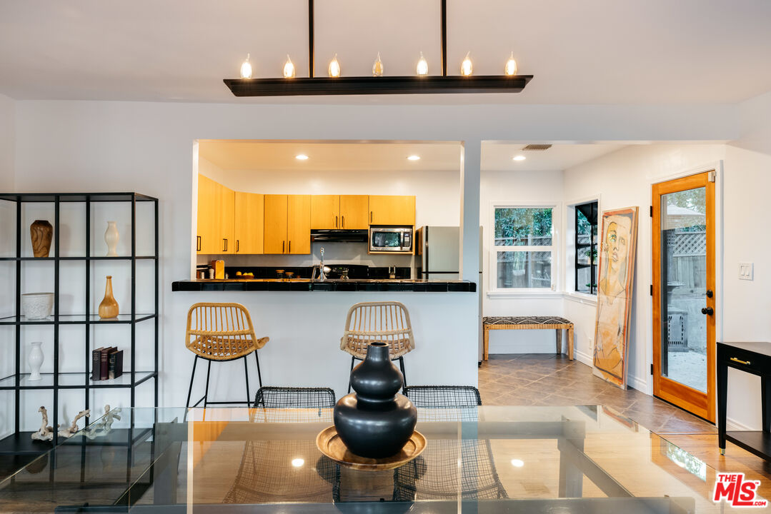 3074 Roderick Place Los Angeles, CA 90065 - Photo 6 of 27