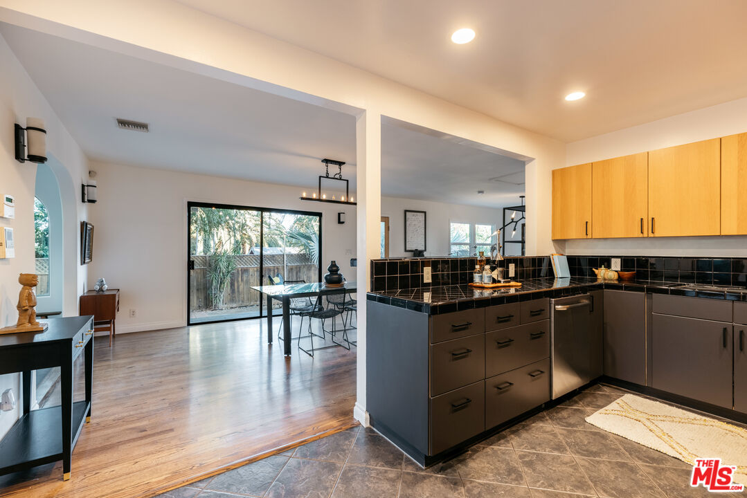 3074 Roderick Place Los Angeles, CA 90065 - Photo 7 of 27