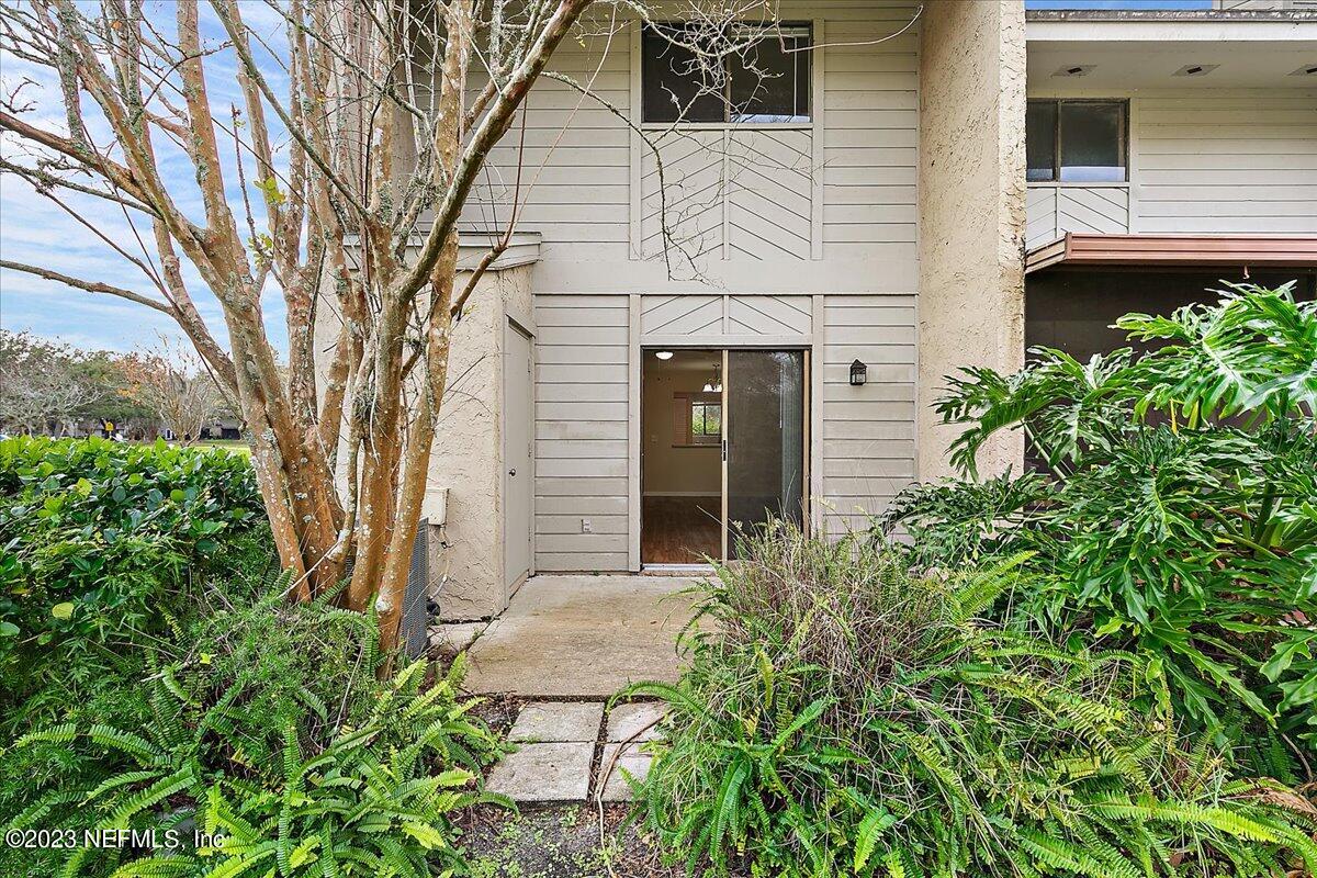3801 Crown Point Road, Unit 1184 Jacksonville, FL 32257 - Photo 17 of 19 17-Patio