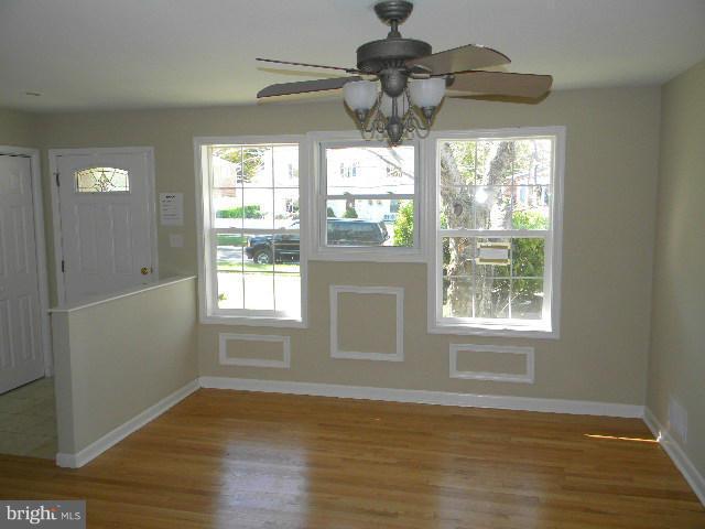 12919 Matey Road Silver Spring, MD 20906 - Photo 3 of 14 Living Room