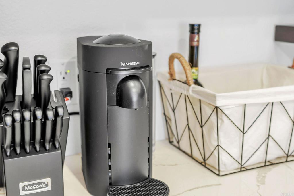 687 South Coast Highway 101, Unit 302 Encinitas, CA 92024 - Photo 24 of 32 a view of entryway