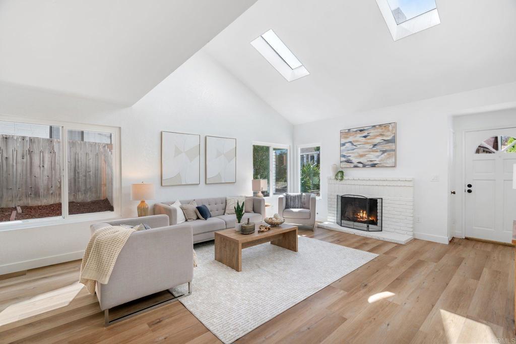 1463 Flair Encinitas Drive Encinitas, CA 92024 - Photo 4 of 28