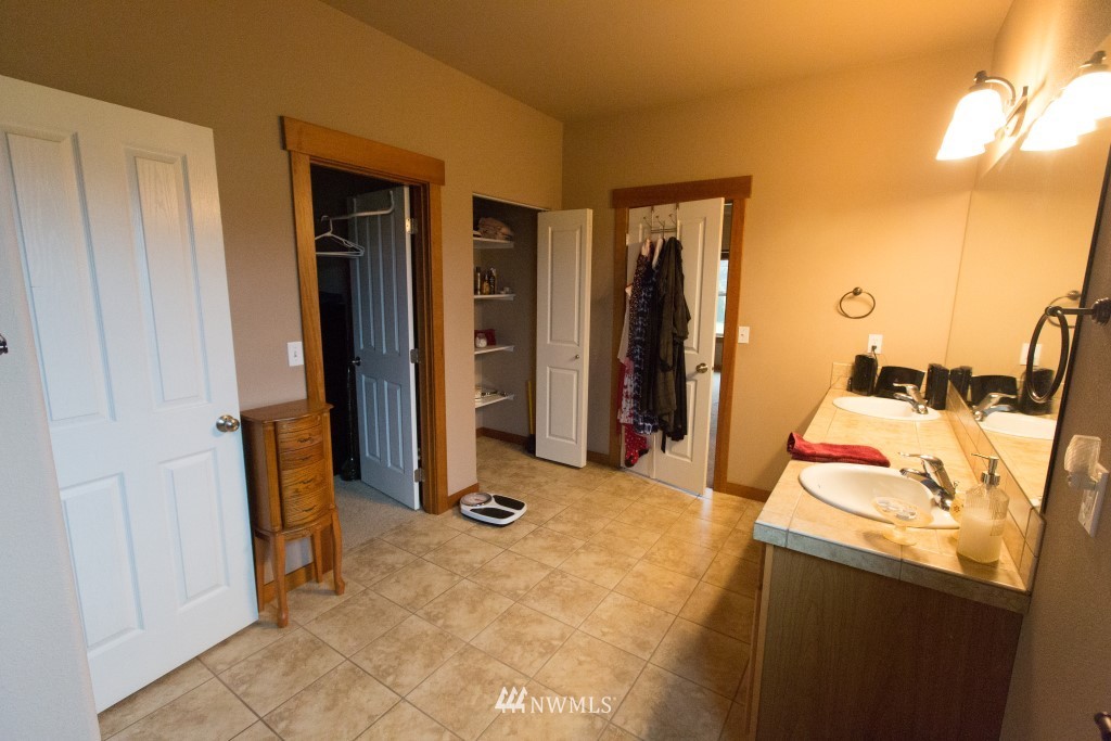 19430 Mountain Meadows Lane Southwest Rochester, WA 98579 - Photo 11 of 12 Gallery Image 11