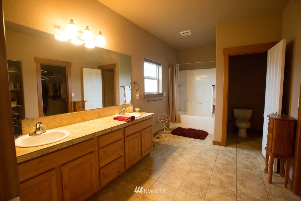 19430 Mountain Meadows Lane Southwest Rochester, WA 98579 - Photo 10 of 12 Gallery Image 10