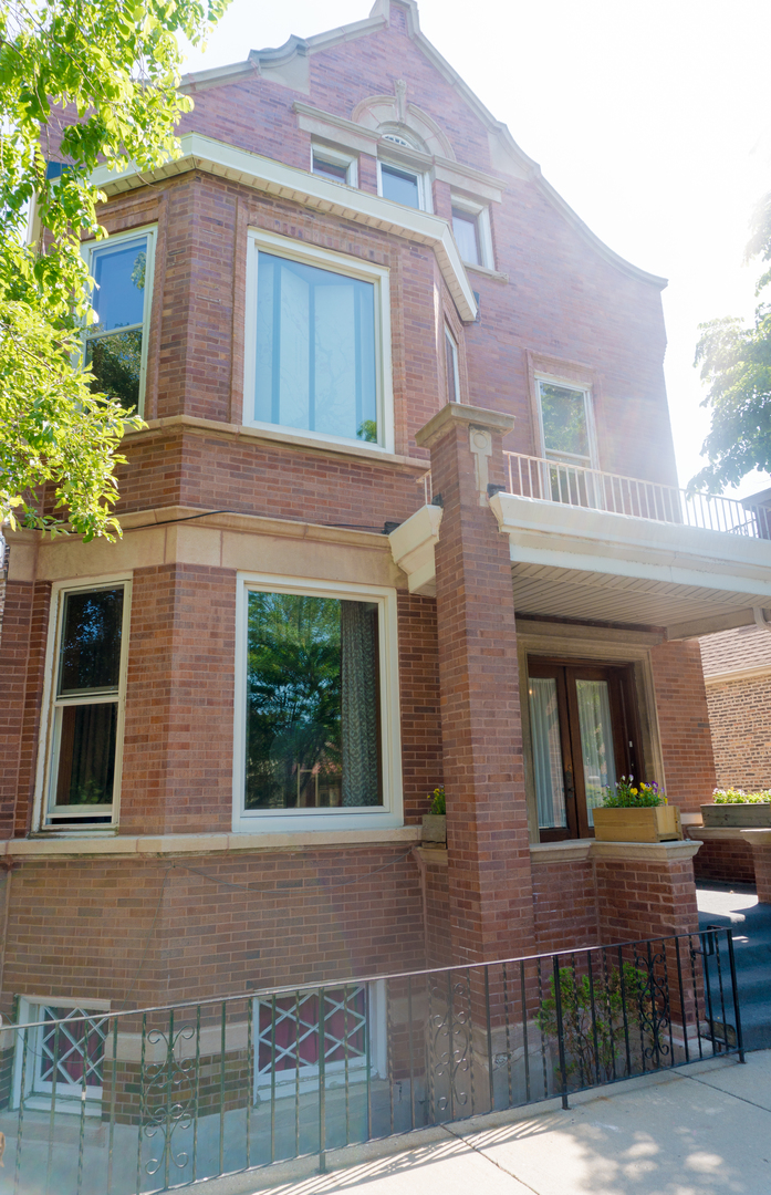 2027 West 22nd Place, Unit 3 Chicago, IL 60608 - Photo 16 of 16 a front view of a house