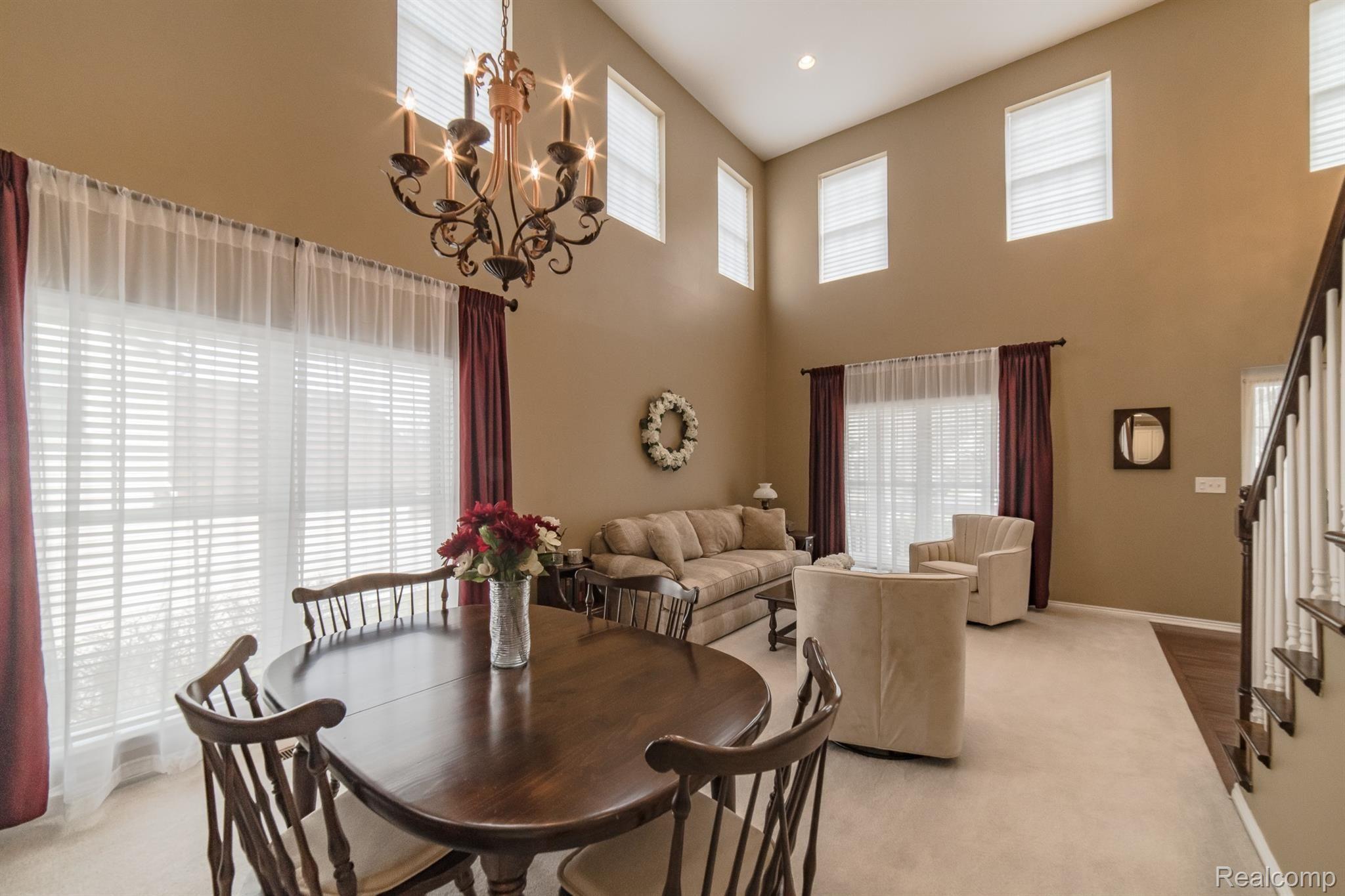 135 Ridge Field Court Oxford, MI 48371 - Photo 11 of 63 135 Ridge Field-15.jpg