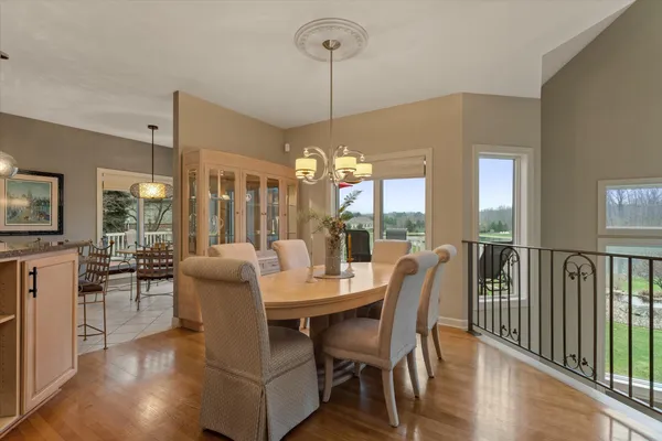 $775,000 | 33084 Lake Forest Court, Niles, MI 49120