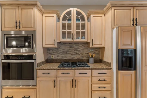 $775,000 | 33084 Lake Forest Court, Niles, MI 49120