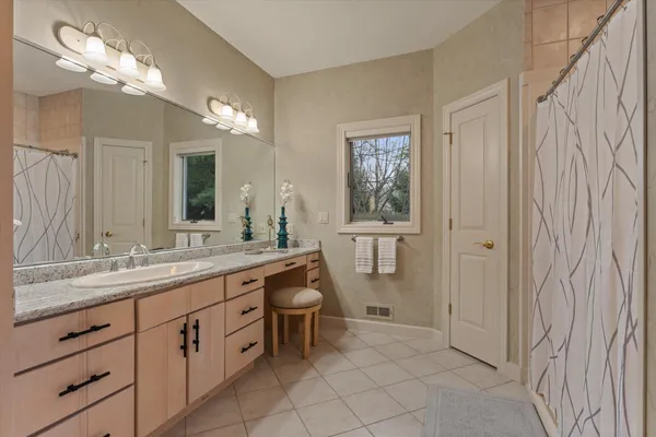 $775,000 | 33084 Lake Forest Court, Niles, MI 49120