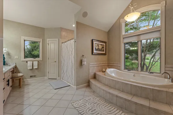 $775,000 | 33084 Lake Forest Court, Niles, MI 49120