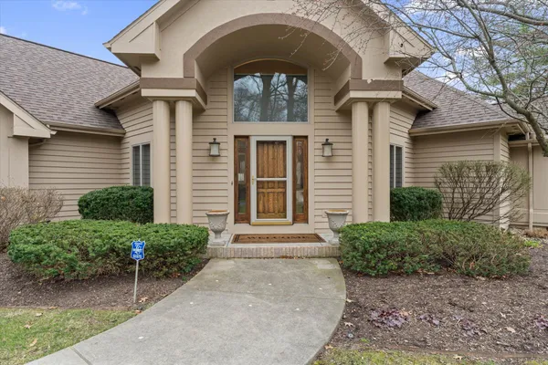 $775,000 | 33084 Lake Forest Court, Niles, MI 49120