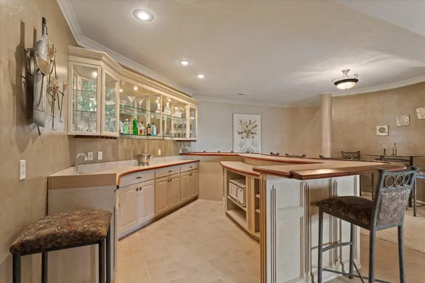 $775,000 | 33084 Lake Forest Court, Niles, MI 49120