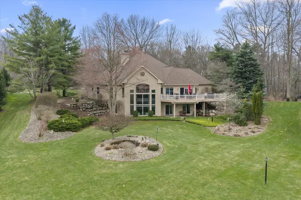 $775,000 | 33084 Lake Forest Court, Niles, MI 49120
