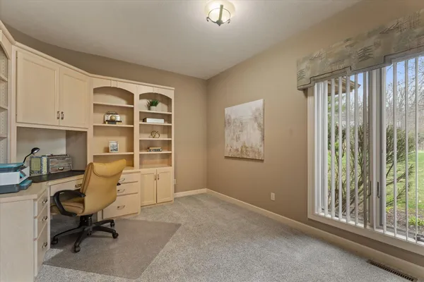 $775,000 | 33084 Lake Forest Court, Niles, MI 49120