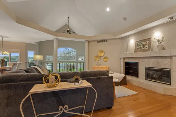 $775,000 | 33084 Lake Forest Court, Niles, MI 49120