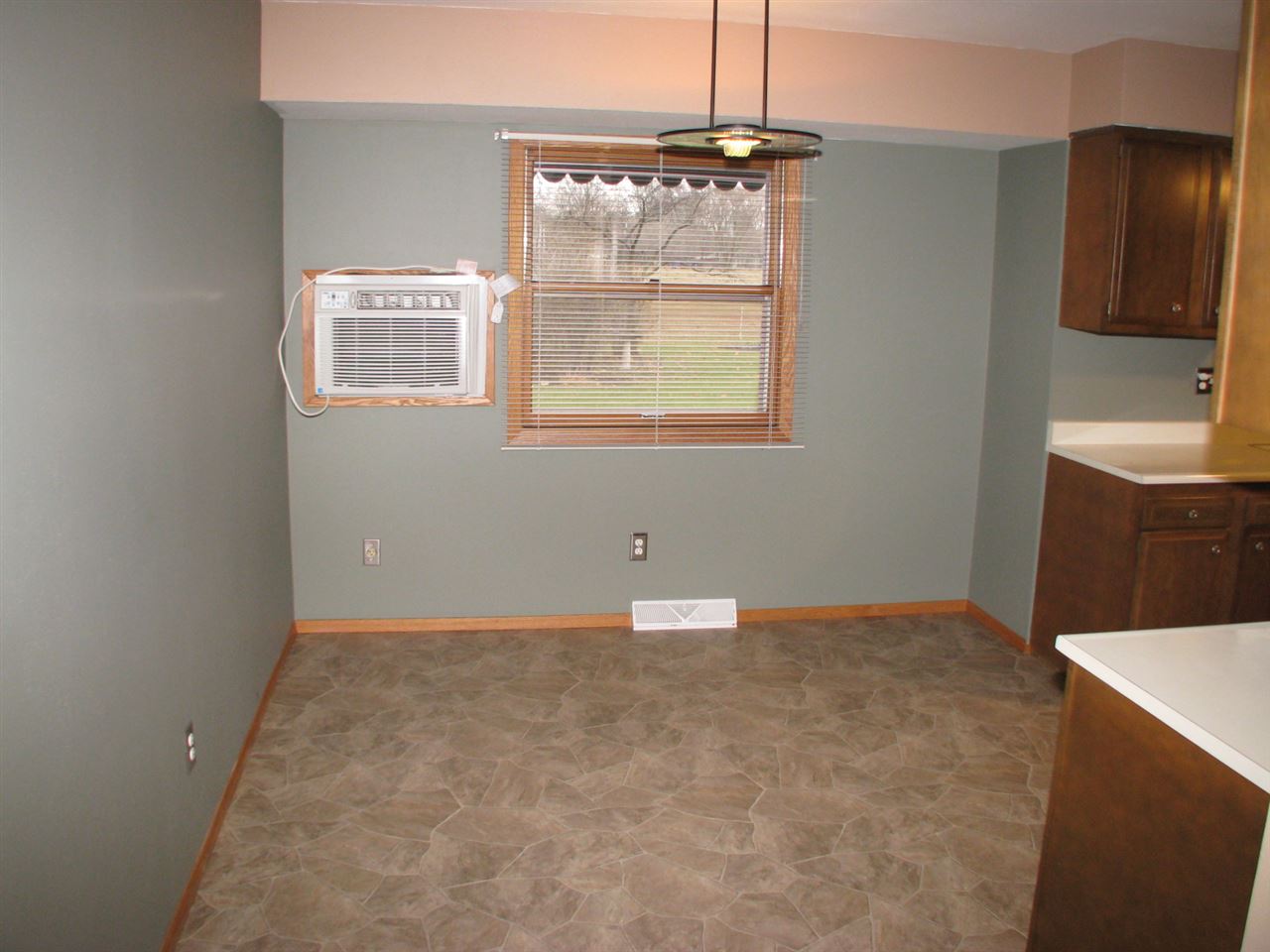 14785 Wittwer Road South Beloit, IL 61080 - Photo 8 of 14 Gallery Image 8