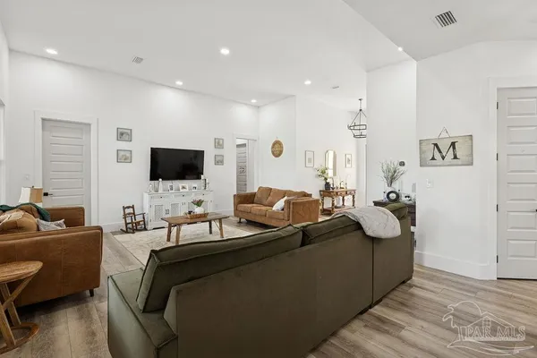 $850,000 | 11278 Old Pine Loop Road, Jay, FL 32565