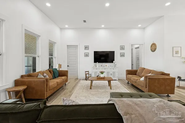 $850,000 | 11278 Old Pine Loop Road, Jay, FL 32565