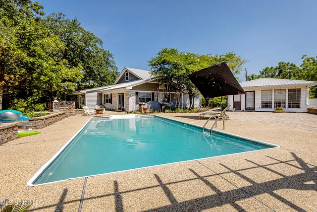 $775,000 | 1802 Stuart Avenue, Ocean Springs, MS 39564