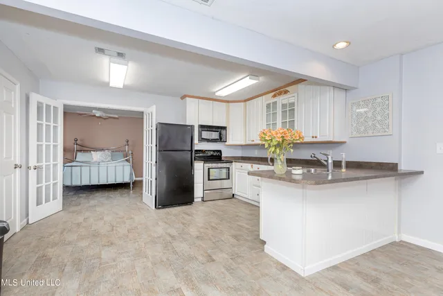 $775,000 | 1802 Stuart Avenue, Ocean Springs, MS 39564