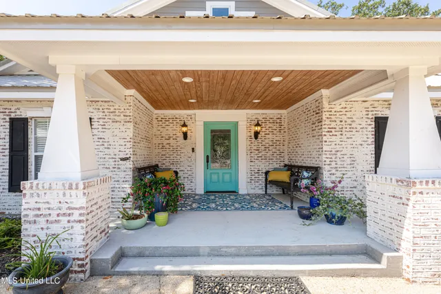 $775,000 | 1802 Stuart Avenue, Ocean Springs, MS 39564