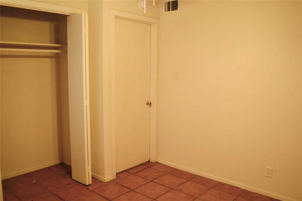 2610 Salado Street, Unit 110 Austin, TX 78705 - Photo 18 of 20 a view of small space