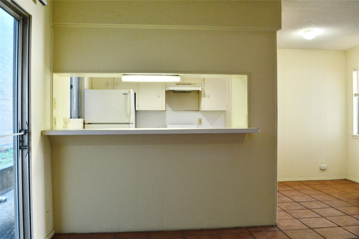 2610 Salado Street, Unit 110 Austin, TX 78705 - Photo 7 of 20 a view of bathroom