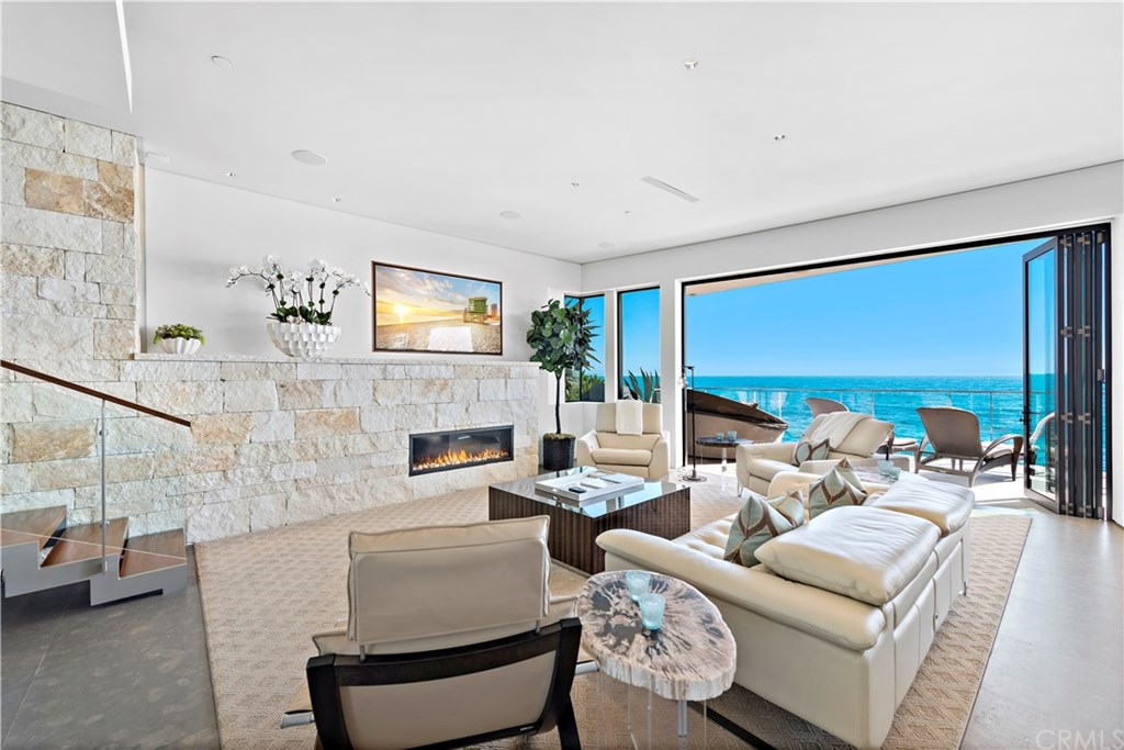 992 Ocean Front Laguna Beach, CA 92651 - Photo 11 of 33 Living room, lower level.