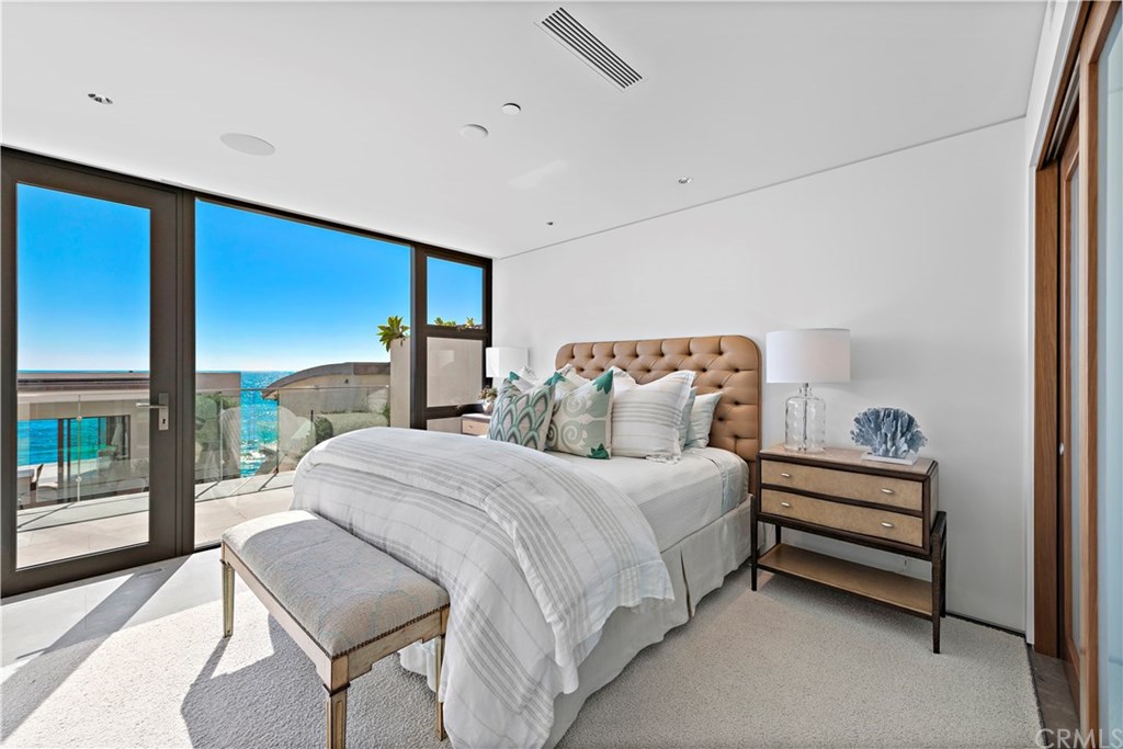 992 Ocean Front Laguna Beach, CA 92651 - Photo 23 of 33 Guest Bedroom #2. Top level. Ensuite bath on right.