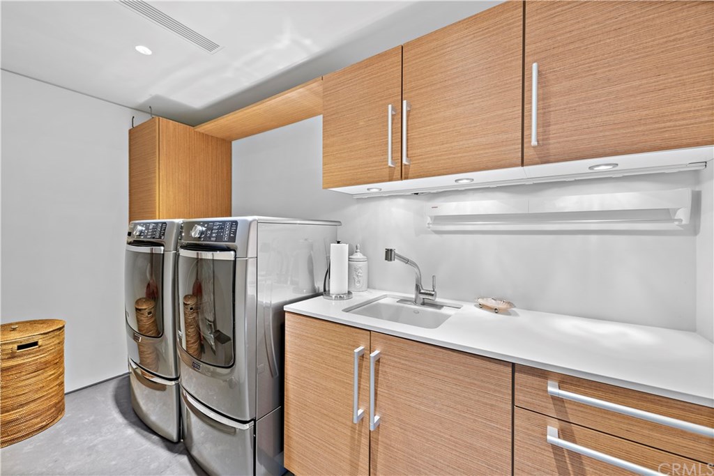 992 Ocean Front Laguna Beach, CA 92651 - Photo 28 of 33 Laundry Room. Mid level.