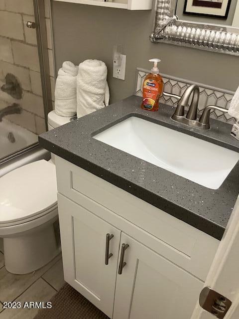 1450 East Bethany Home Road, Unit 13 Phoenix, AZ 85014 - Photo 8 of 13 Bethany Bathroom