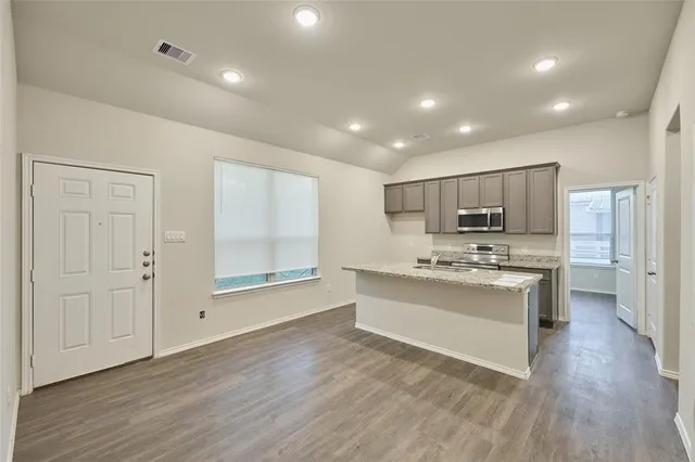 $1,400 | 9992 Calendar Street, Willis, TX 77318