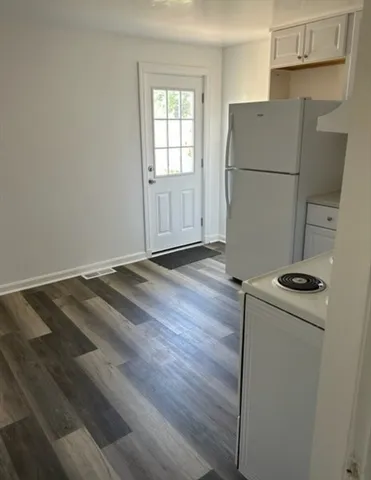 $2,475 | 87 North High Street, Unit A, Derry, NH 03038