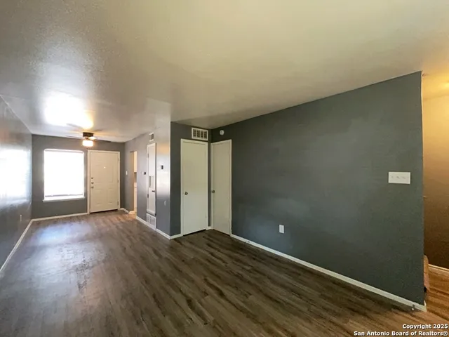 $795 | 2802 Lasses Boulevard, Unit 15, San Antonio, TX 78223