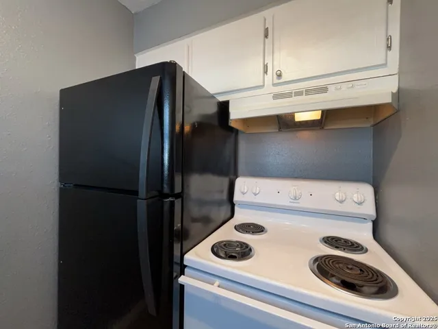 $795 | 2802 Lasses Boulevard, Unit 15, San Antonio, TX 78223
