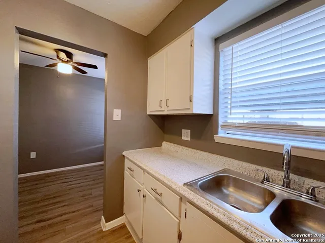 $795 | 2802 Lasses Boulevard, Unit 15, San Antonio, TX 78223